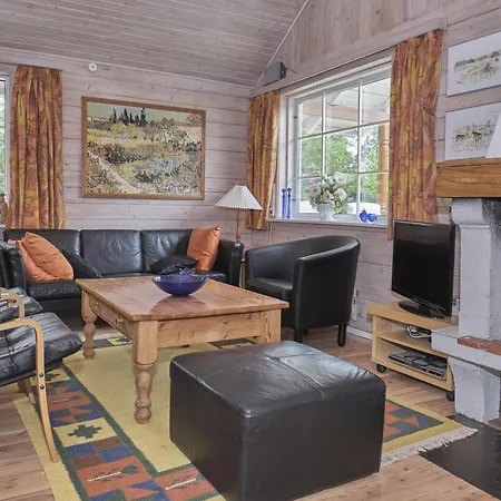 Awesome In With 3 Bedrooms, Sauna And Wifi