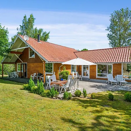 Awesome In With 3 Bedrooms, Sauna And Wifi