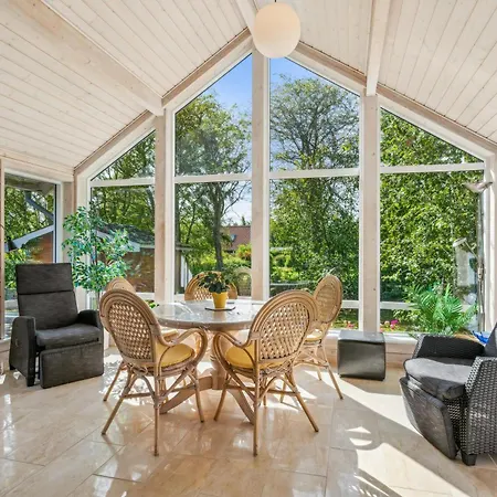 Awesome In With 3 Bedrooms, Sauna And Wifi